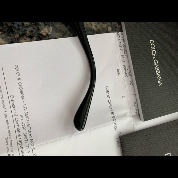 dolce & Cabbana sunglasses authentic with receipt - Picture 4 of 7